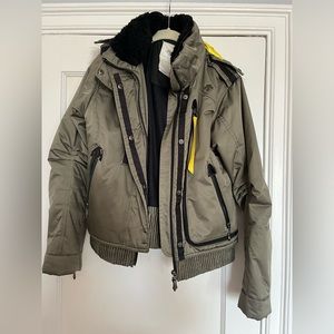 DESCENTE ski jacket with fur hood